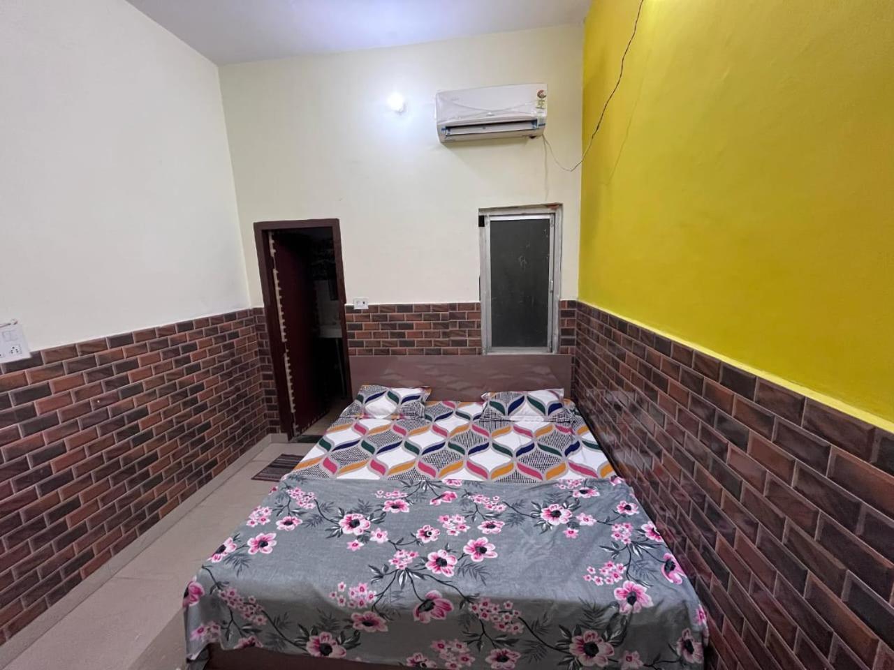 Guest house Devine Reality Paying Vrindavan